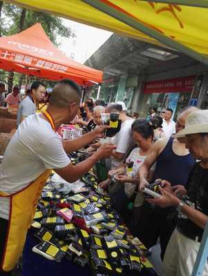 擺地?cái)偤妹捺l(xiāng)純棉襪子批發(fā)與日用品及藥品批發(fā)市場(chǎng)分析